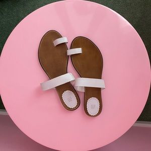 Gap White Toe Ring Sandals